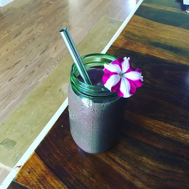 It's a beautiful day! Make your organs happy. Mix yourself a gorgeous smoothy an hour before your workout today. Mine has protein powder, organic blackberries (from frozen) and half a banana. It doesn't have to be complicated! Nom nom.. #smoothies #organic #donteattheflower #pilates #livermore #gracefulpilates